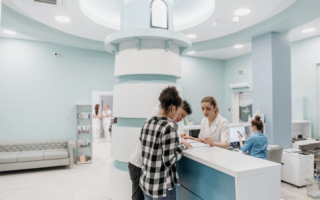 Contact and appointment — Dr. Ari Salvador Salgado Rodríguez